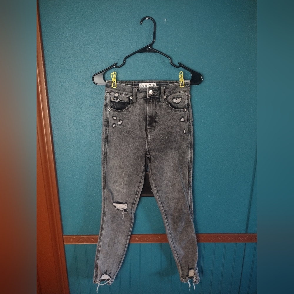 DAZE Indie Distressed High Rise Crop Raw Hem Black Grunge Punk Skinny Jeans